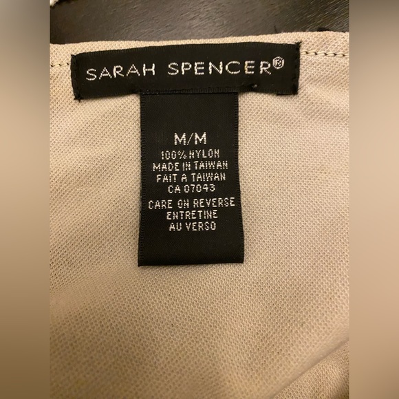 Cute Lace Top with Cream lining - Picture 4 of 4